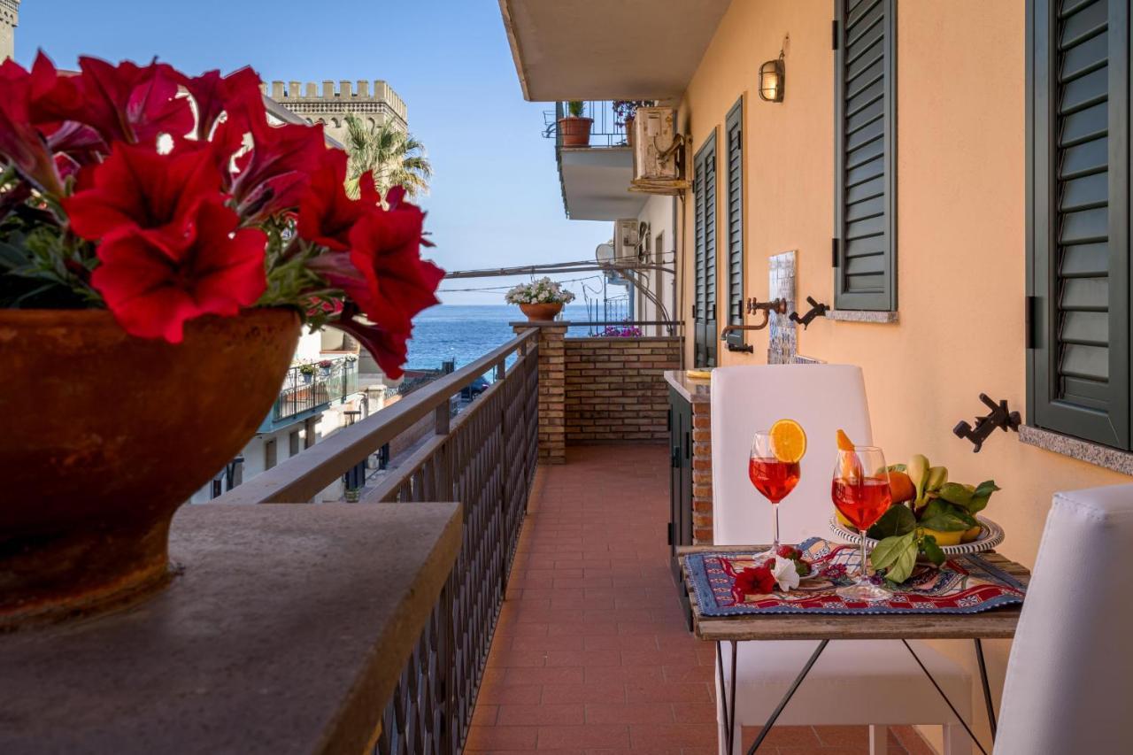 Loft Angolo Sul Mare Letojanni Exterior photo