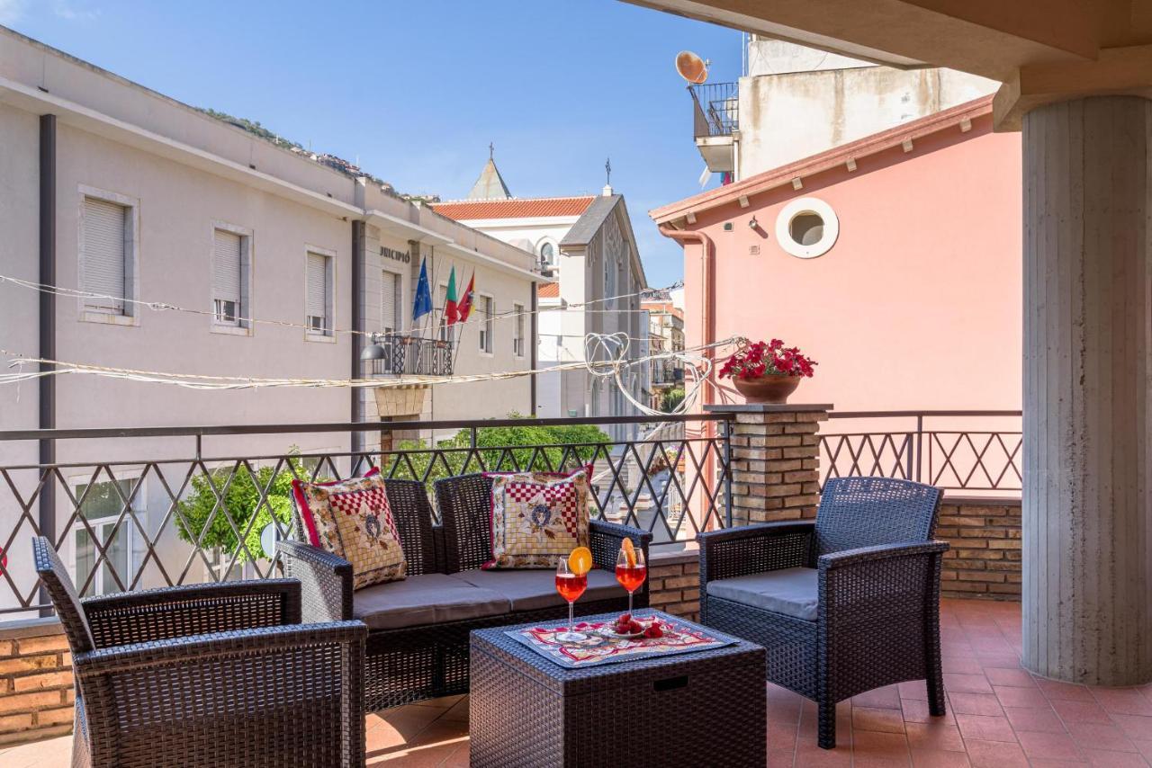 Loft Angolo Sul Mare Letojanni Exterior photo